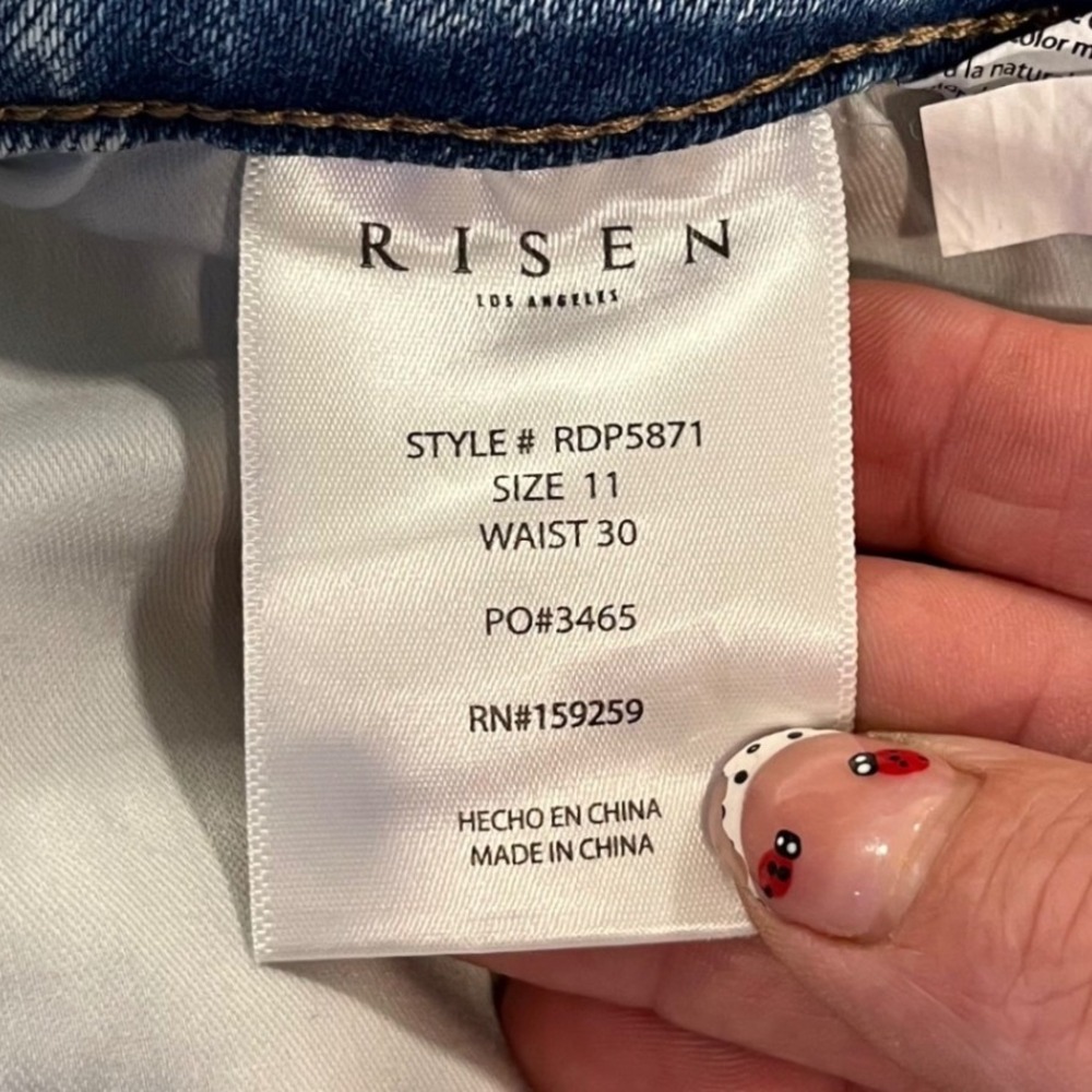 Risen Jeans Straight Leg Womens 11/30 Medium Wash NEW Tummy Control Distressed - Picture 3 of 12